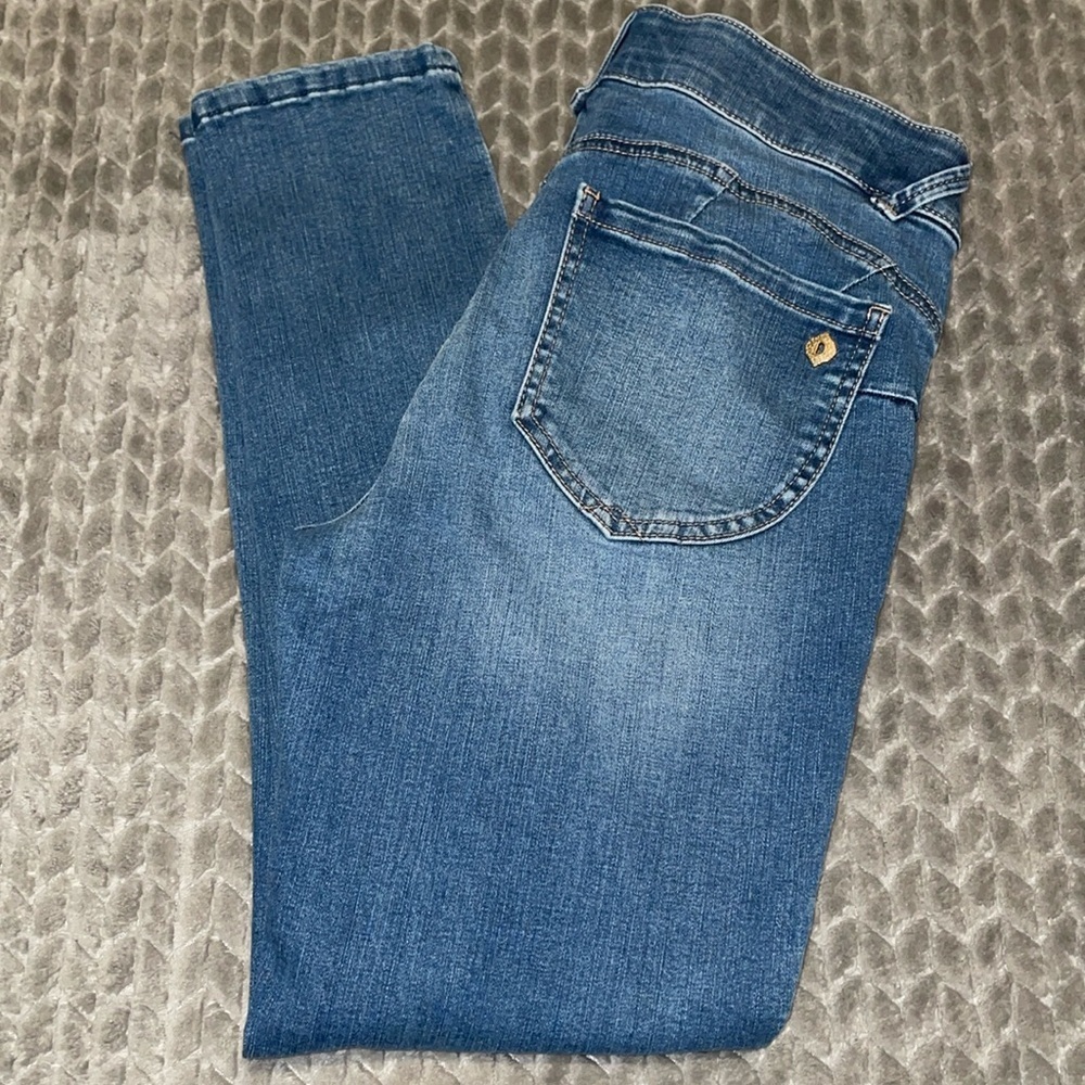Democracy “Ab”solution Jeans.  Size 8. Light. Wash.‎  Skinny Jeans.